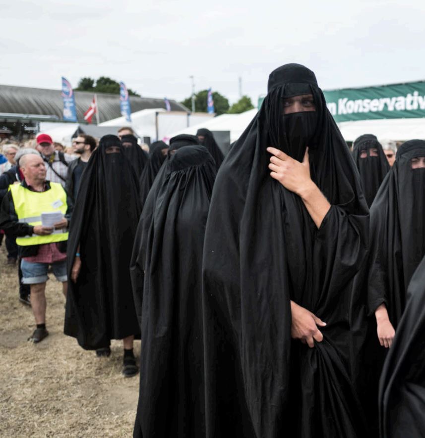 burka happening