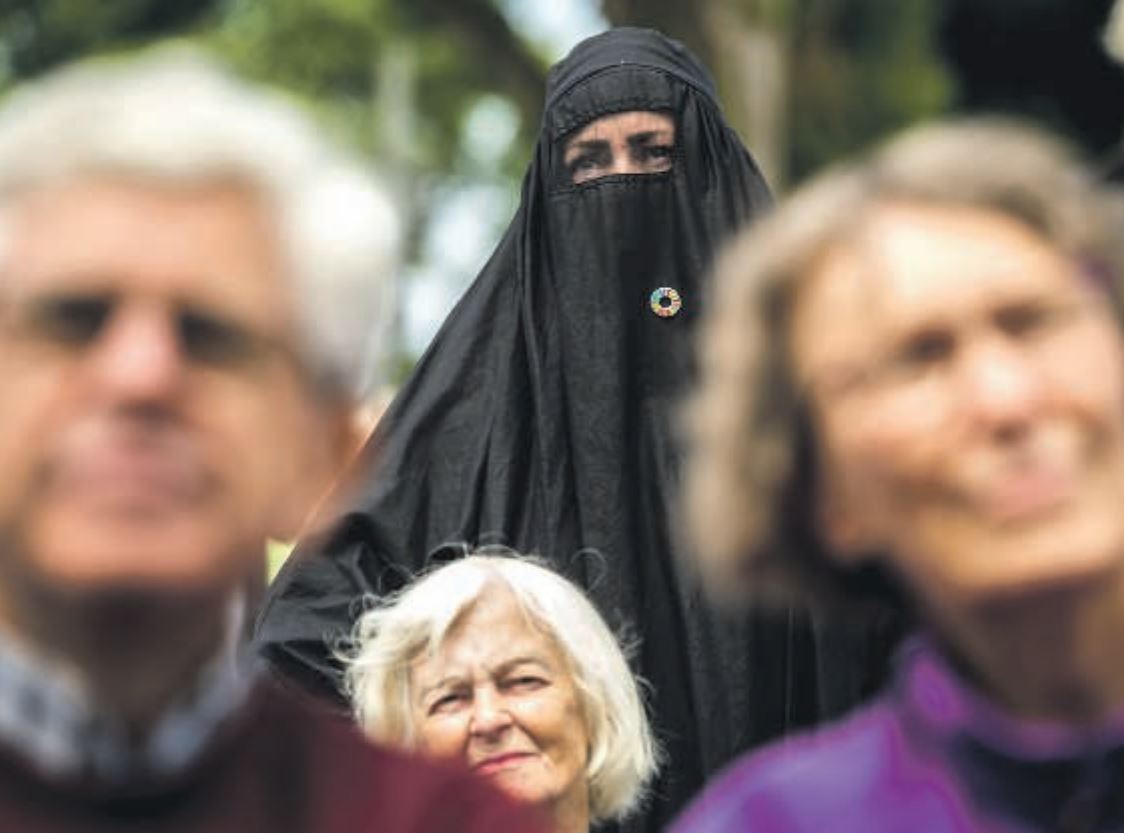 folkemøde-burka
